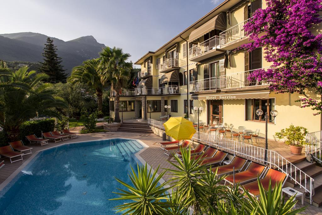 Hotel Sorriso Toscolano Maderno Exterior foto