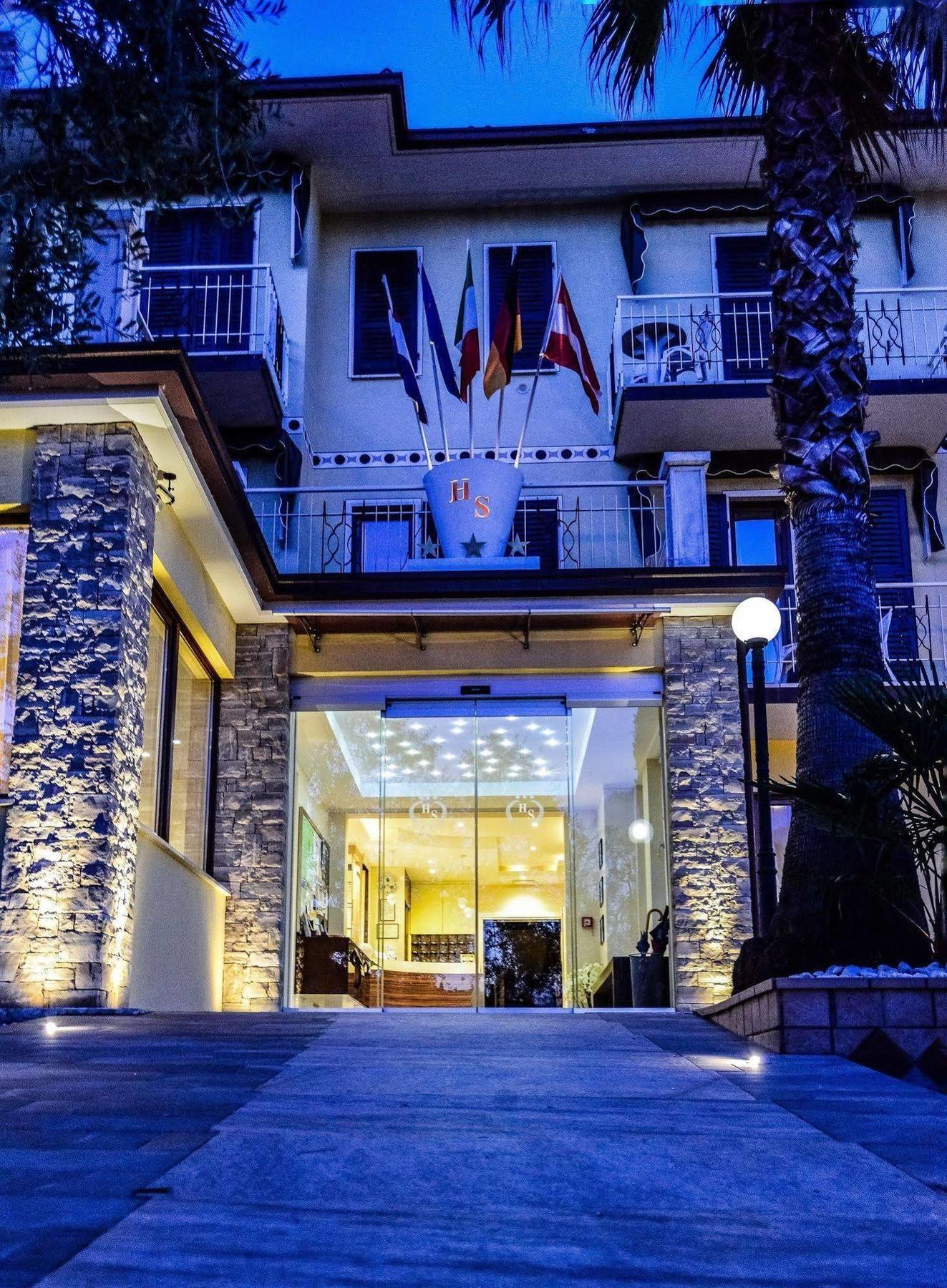 Hotel Sorriso Toscolano Maderno Exterior foto